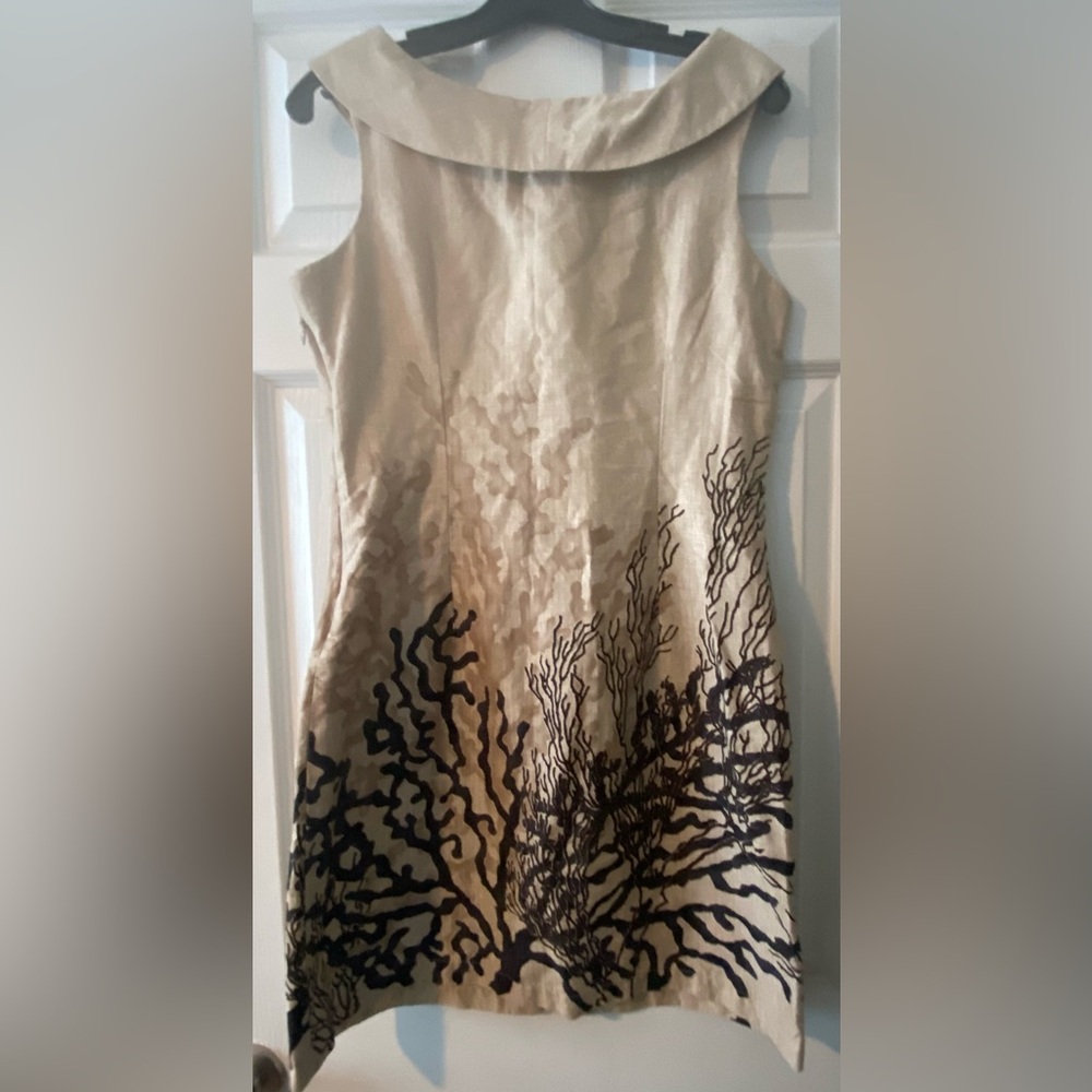 Tori Richard tan sleeveless dress with brown coral pattern. 100% cotton. Size 8.